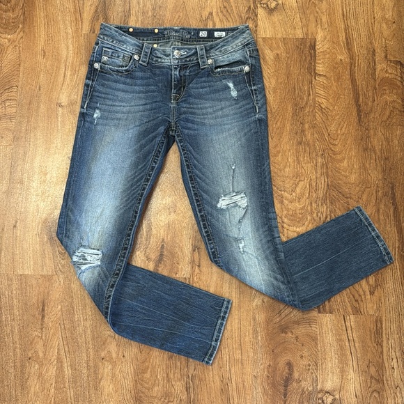 Miss Me Mid-Rise Skinny Jeans. 29 - Picture 4 of 12